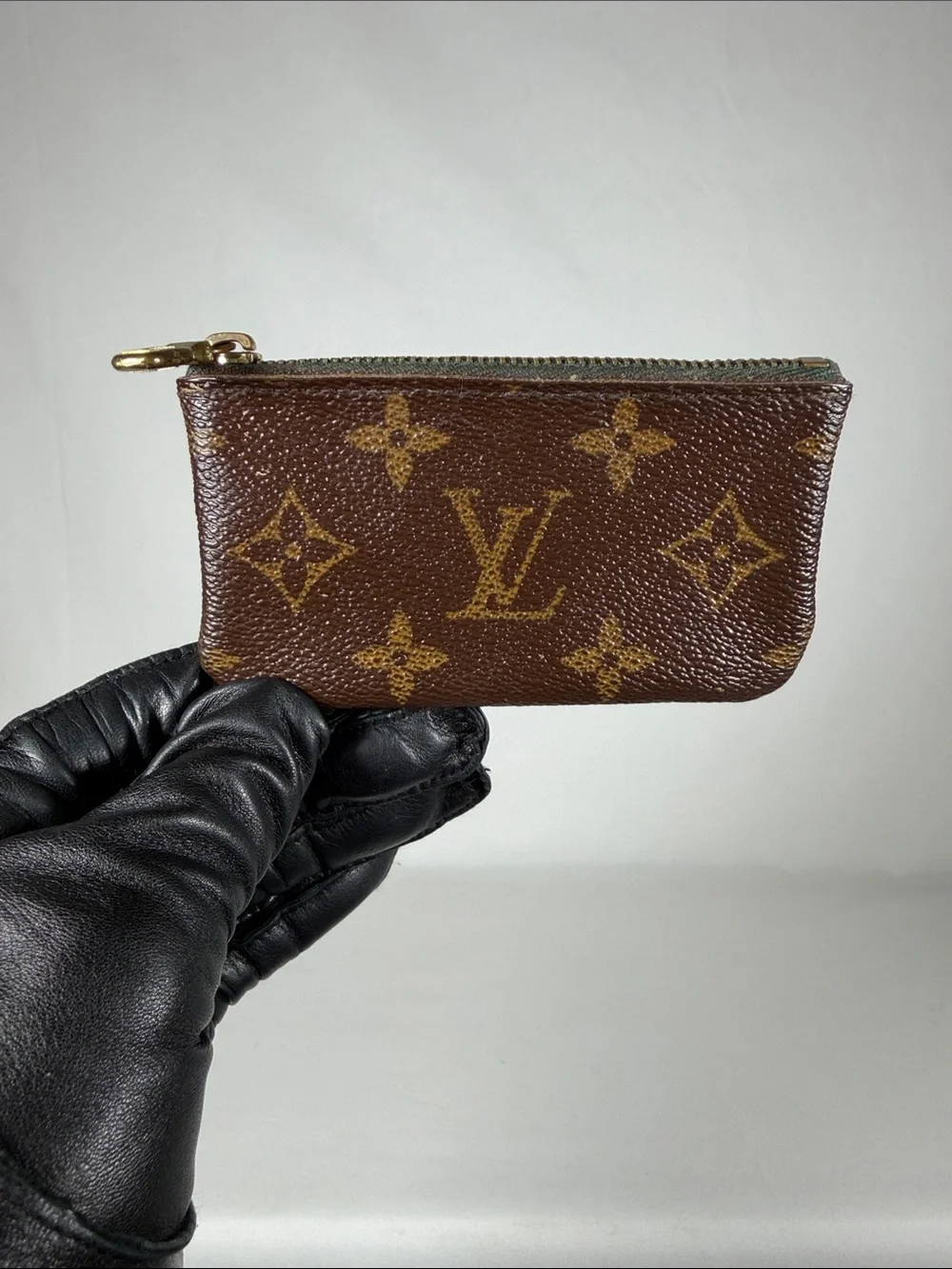 Authentic Louis Vuitton Monogram Key Cles